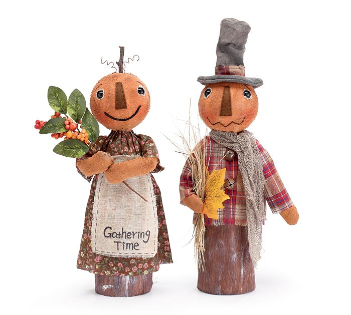 PUMPKIN HEAD COUPLE WITH FAUX WOOD BODY