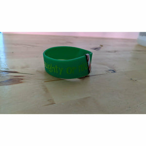 Amscan HOLIDAY: CHRISTMAS naughty or nice? Festive Christmas Red & Green Cuff Band Party Favor