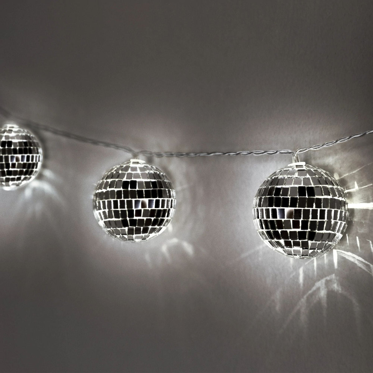 Amscan HOLIDAY: NEW YEAR&#39;S Disco Ball String Lights