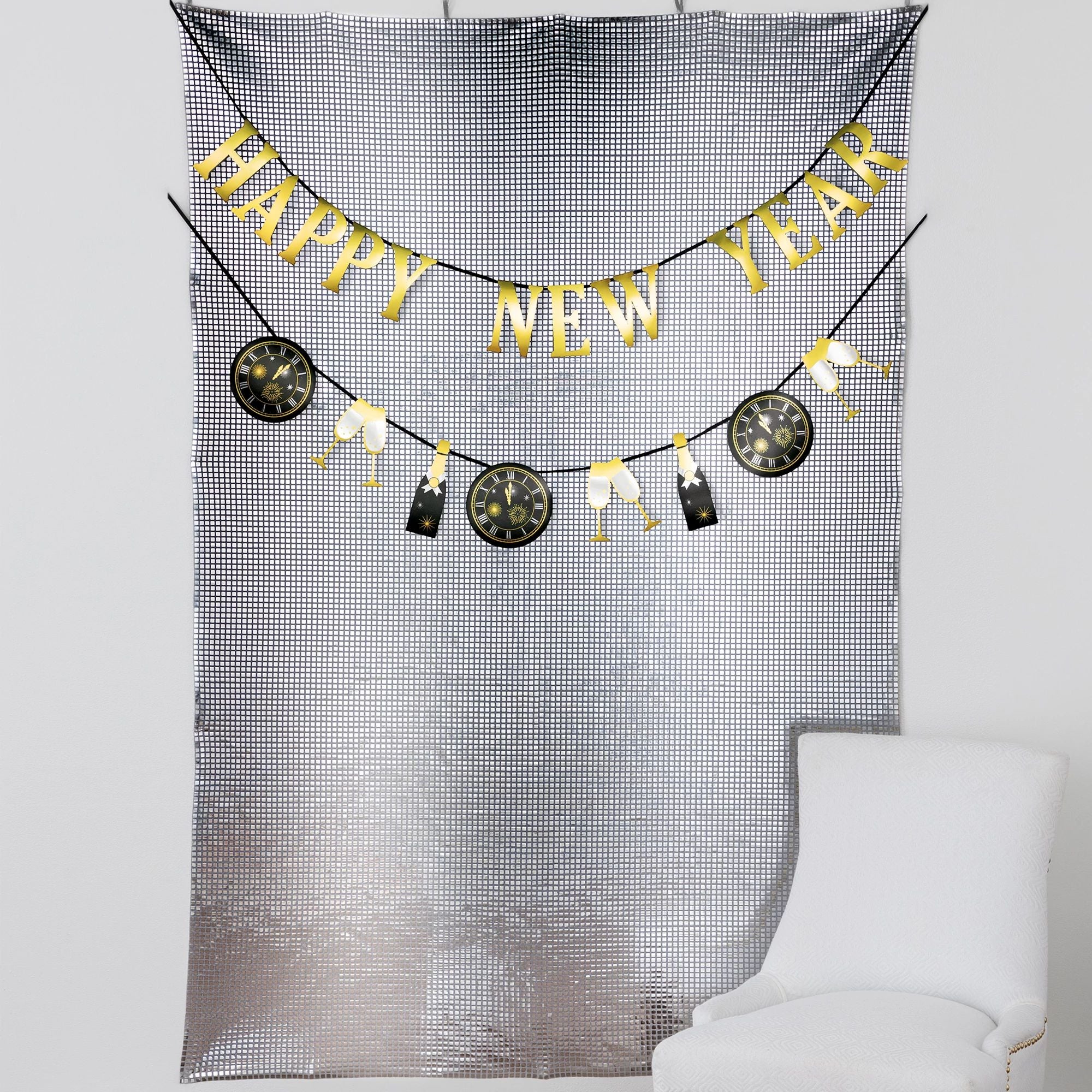 Amscan HOLIDAY: NEW YEAR'S Mirror Fabric Backdrop Set
